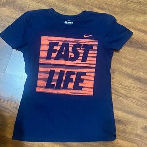 Nike women tshirt